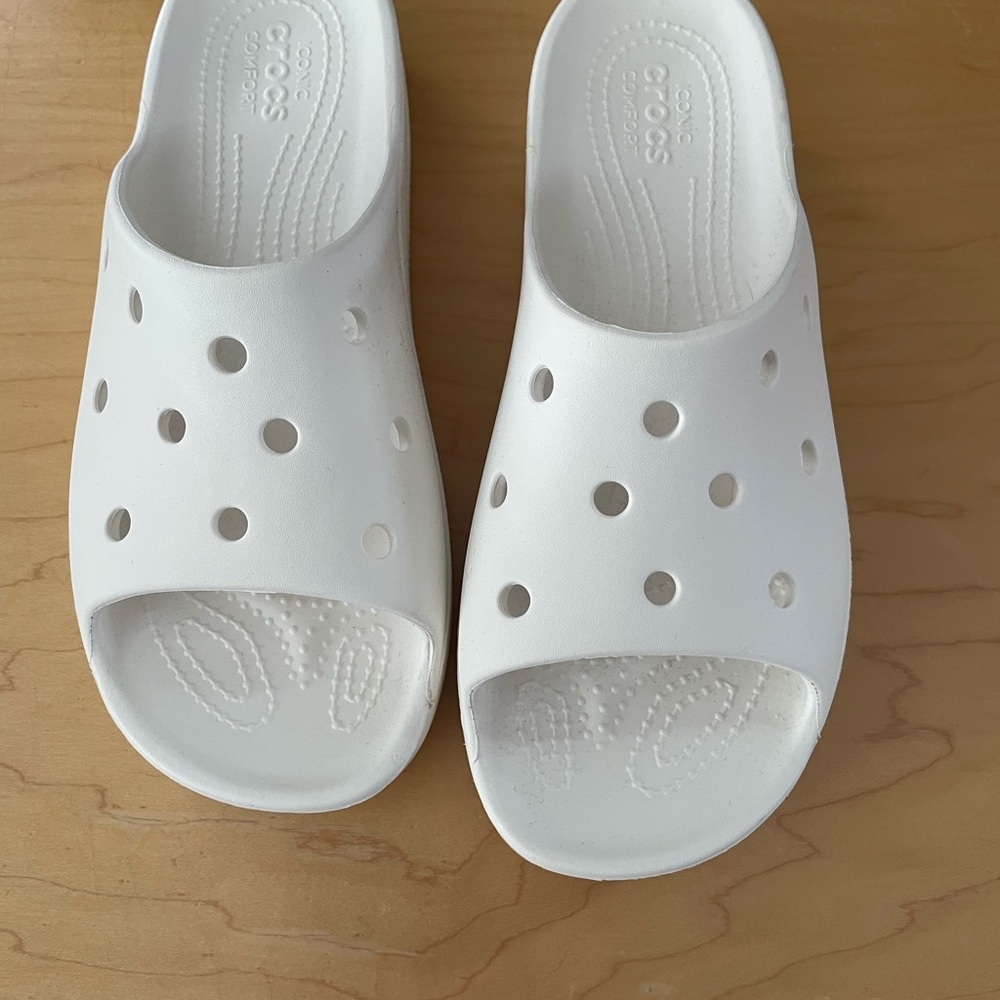 Crocs platform sandal